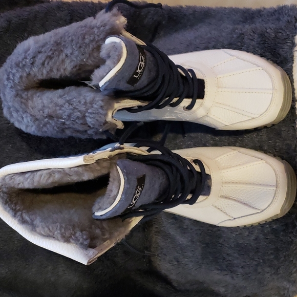 UGG Shoes - Ugg adirondack